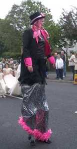 Stilt Walker 08